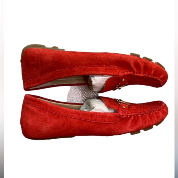 LANDSEND Women’s Red Suede, Gold Horse Bit Driving Mocs Never Worn, In Storage - Picture 7 of 13